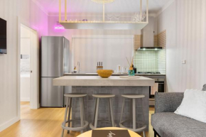 Luxe 2BR with Smart TV Steps from Bondi Beach